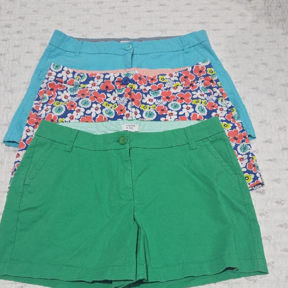 Brighten Up Your Spring/summer Wardrobe With 3 Pretty Size 10 Shorts Crown & Ivy